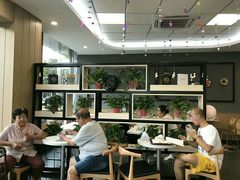 -华莱士·炸鸡汉堡(蜜欢购物店)