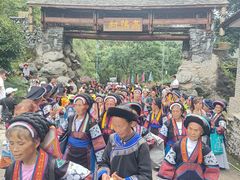 -高荡千年布依古寨旅游景区