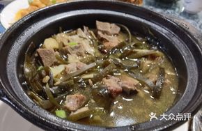 Braised Spare Ribs with Kelp Root in Clay Pot