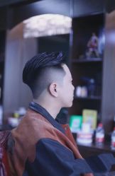 -东方先生国潮男士理发馆