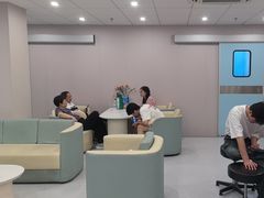 -上海大学附属上海和平眼科医院