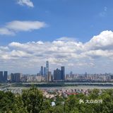 岳麓山风光一般，但索道很出片