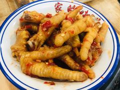 泡椒凤爪-三里屯土灶炖公鸡地锅鸡(江东店)