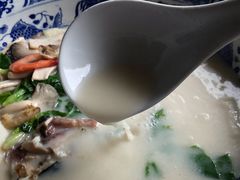 精品鱼头王-山外山菜馆(玉泉路店)