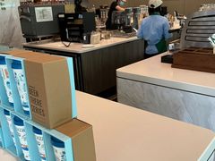 -星巴克臻选(深圳龙华红山天虹店)