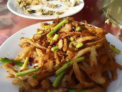 -明月食府(二区干二路店)