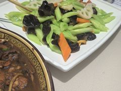 -老码头黑皮肘子锅包肉(赣水路店)
