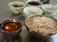 -正宗杨记普洱酸醋米线(总店)