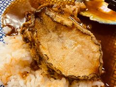 鲍鱼捞饭-1910老鲁味海鲜·戳子肉·青岛菜(金沙滩店)