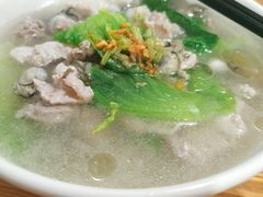 白粿条煮瘦肉海蛎-皮蛋弟砂锅店(总店)