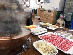 -楼外楼大刀肉传统火锅居(博学路店)