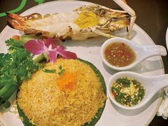 -Chom Cafe and Restaurant