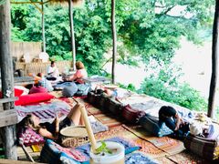 -乌托邦酒吧和餐厅