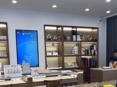 -三目眼镜·蔡司视觉合作店(青浦宝龙店)