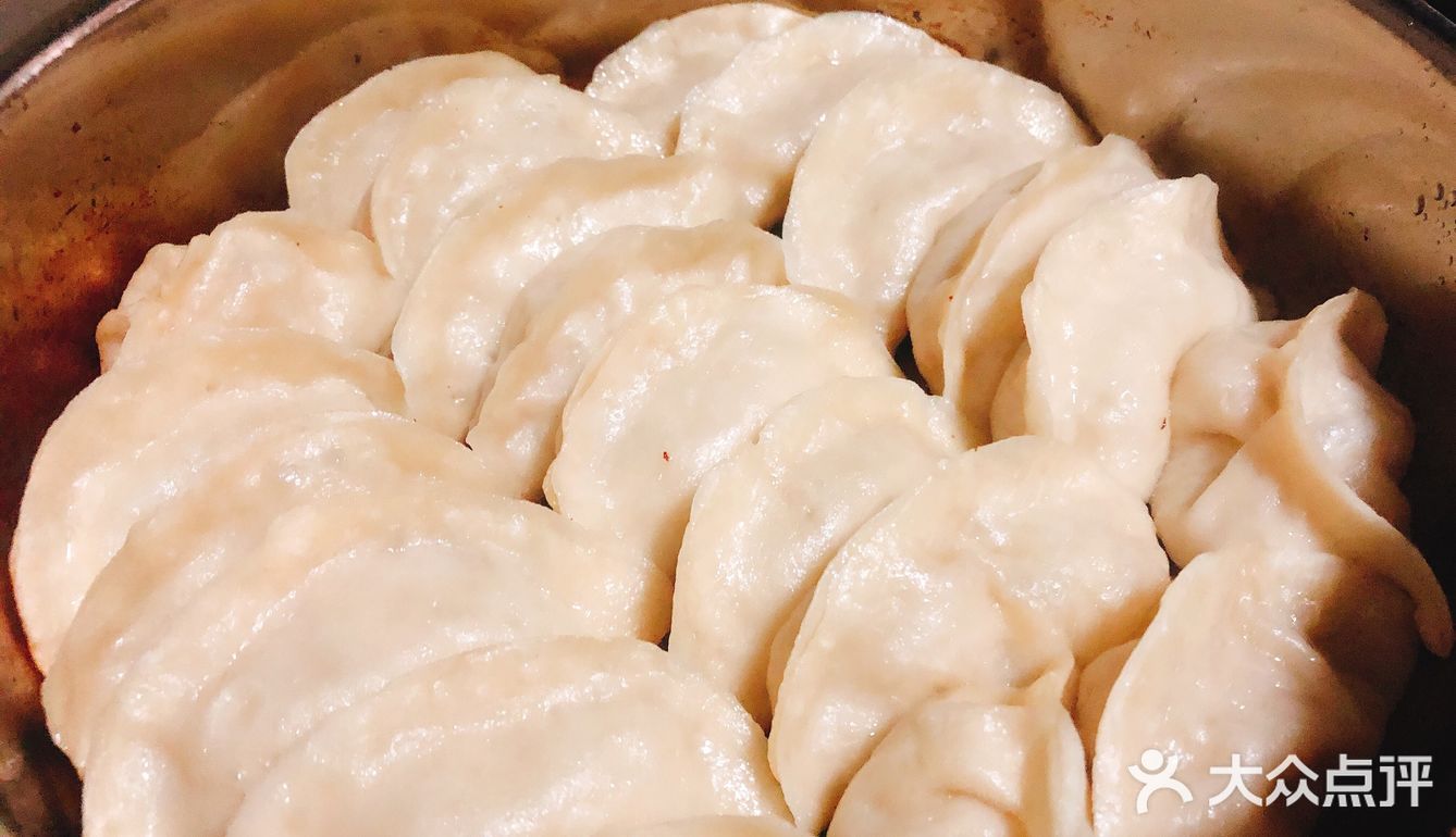 饺子大变身，红太狼的平底锅还有这个用处！