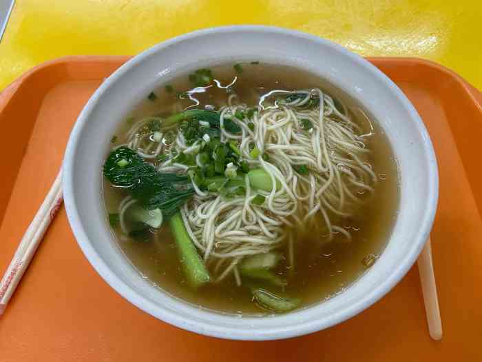 麦香面馆-"路边的小面馆,点了两碗纯素的面一家三口吃.