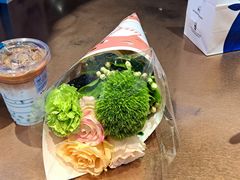 -瑞幸咖啡(华东理工大学商学院店)