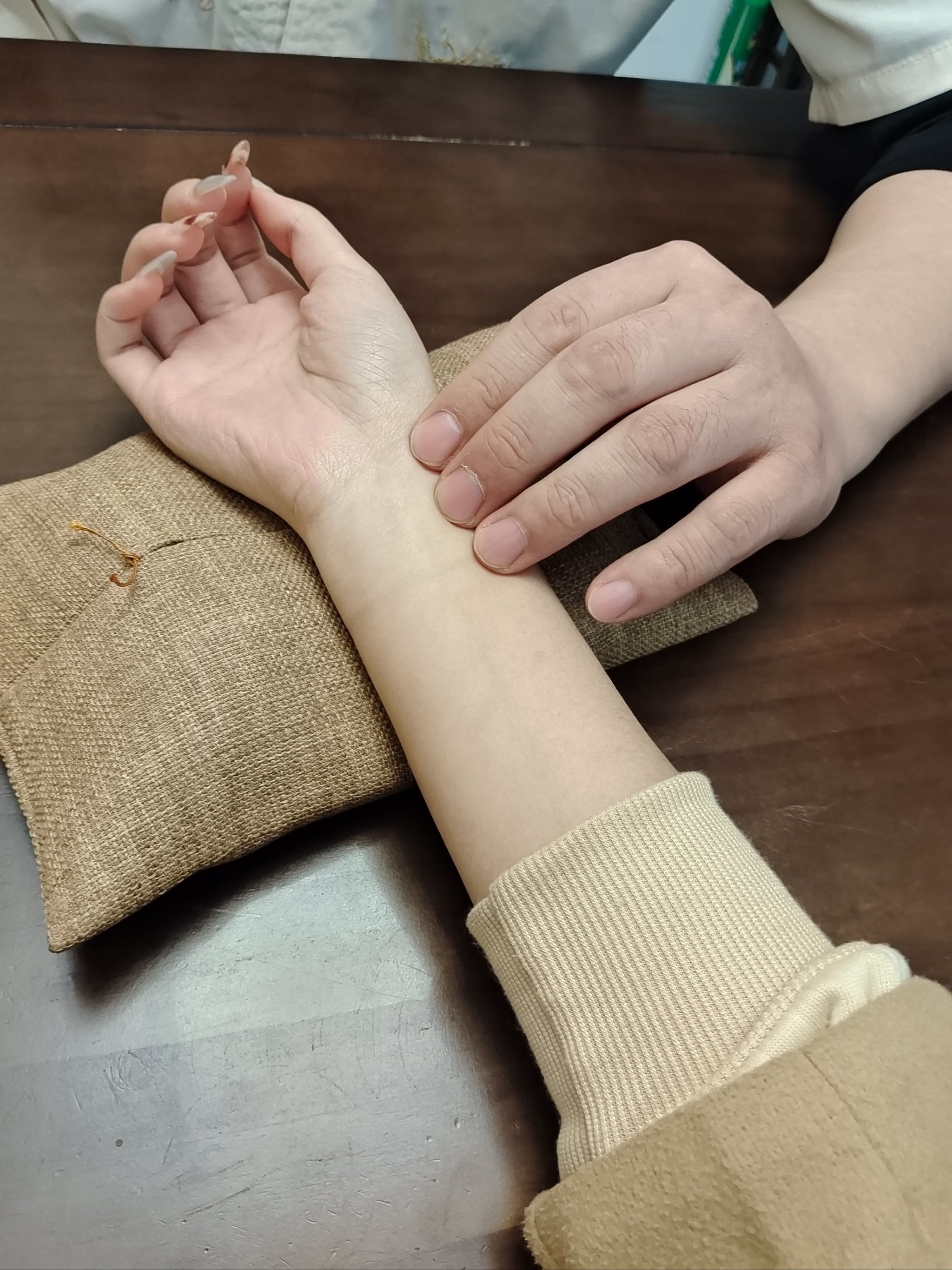 来把脉了……这是能说的吗?🙀