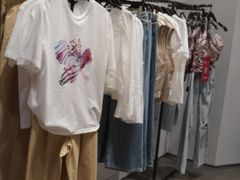 -URBAN REVIVO(上海中庚漫游城店)