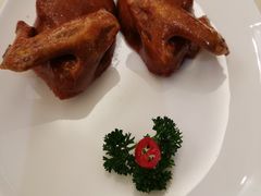玻璃脆皮乳鸽-利苑酒家(金宝店)