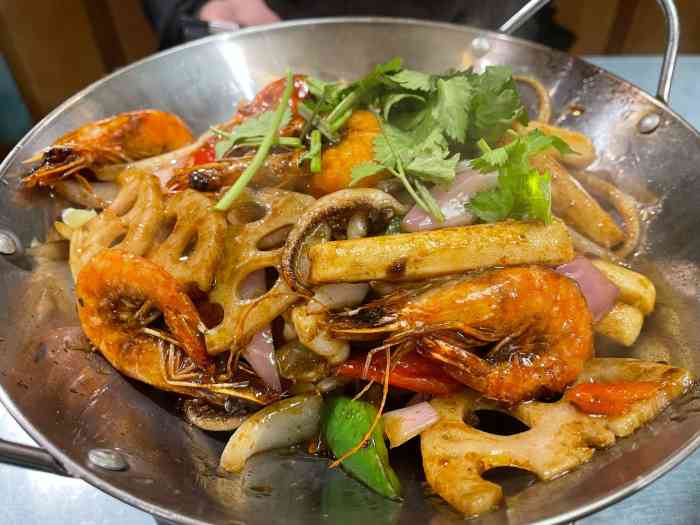 鹅村长(高邮店)-"来高邮旅游,住桔子酒店,总台妹妹推荐我们.