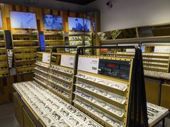 -LOOK眼镜·蔡司依视路配镜(宝山万达店)