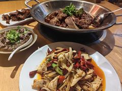 -大众跷脚牛肉馆·非遗传承单位(峨眉山店)