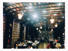 -钟书阁(松江泰晤士小镇店)