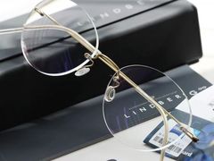 -目艮眼镜SHOWROOM(品牌集合店)