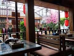 靠窗位-丽江庭院之爱在路上(西单店)