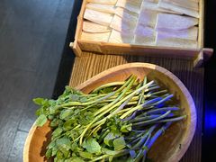 -尚尚仙·酸汤猪手·猪肚鸡火锅(华联万柳购物中心店)