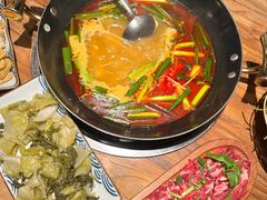 -贵厨酸汤牛肉(花果园国际中心店)