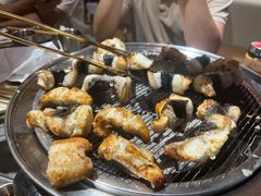 -围炉肉舍•炭烤活鳗•丹东海鲜烤肉(步行街店)