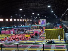 -嘿哟动霸CHUA·新潮玩运动娱乐中心·蹦床滑冰团建乐园