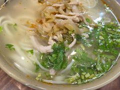 -亮亮面馆(经六路店)