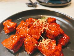 红酒泡沫牛仔粒-荟廷·晶萃(陆家嘴尚悦湾店)