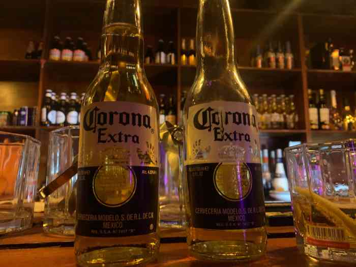 青唐酒吧livehouse