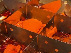 -小天鹅火锅·一线江景洪鼎旗舰店(洪崖洞店)