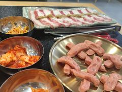 -臻牛烤肉