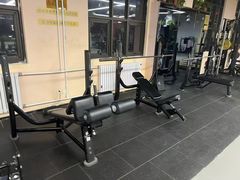 -岩顶健身(玄武店)