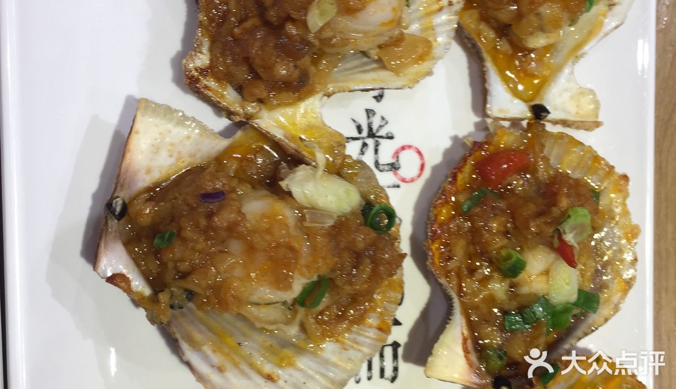 没想到他家竟然有，挺大的一条鱿鱼，切成小块块了