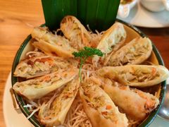 炸春卷-Chom Cafe and Restaurant