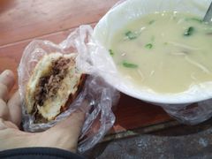 -老西关黄老太牛肉烧饼