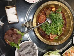 -周老三跷脚牛肉·全牛火锅(非遗传承店)