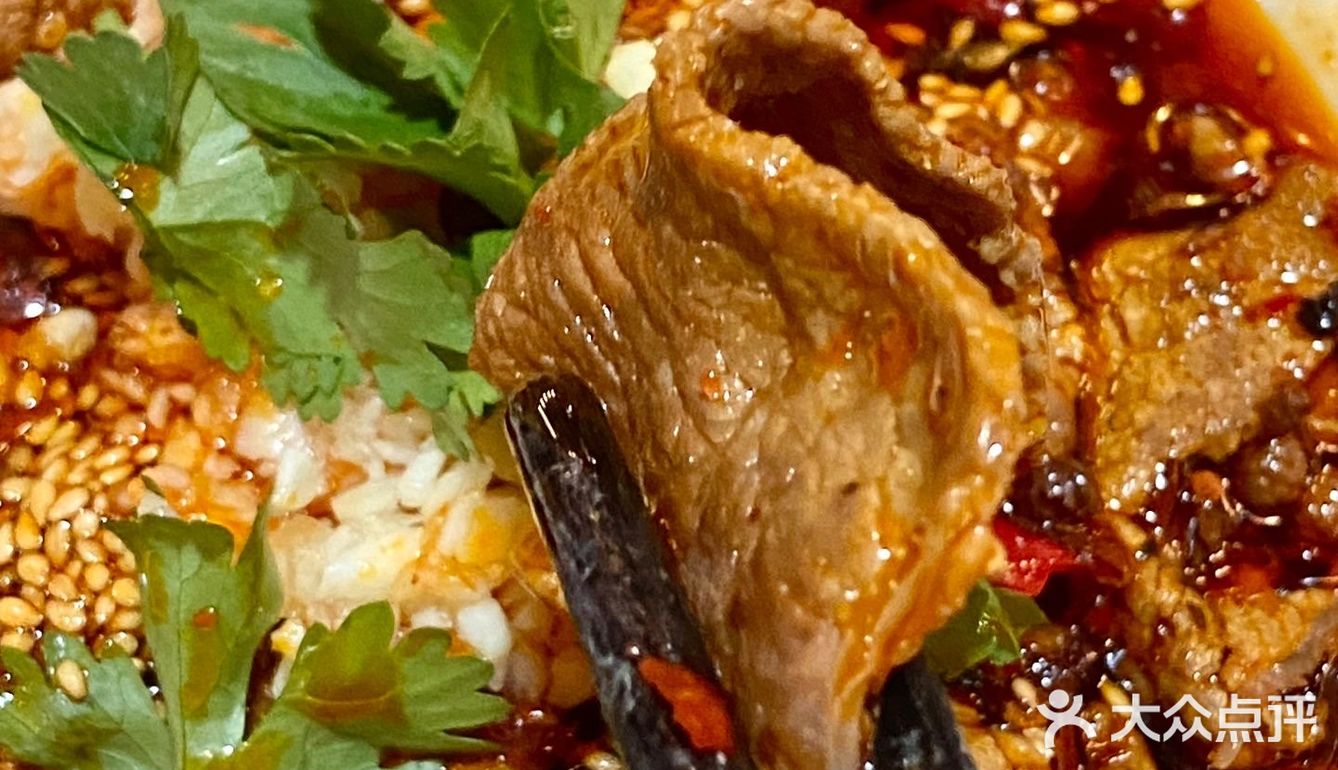 哈尔滨必吃铜火锅！！我被冒牛肉迷住了🤩