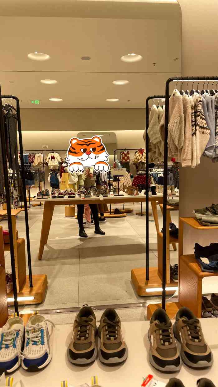 zara(海岸城店)-"# 我为vip代言 # 一个人等车等的无.