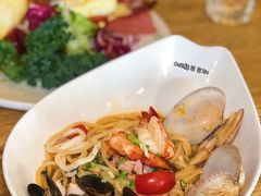特色海鲜意粉-Common Table · Brunch & Coffee