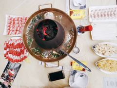 炭火火锅海鲜汤底-清花阁乌拉满族火锅(厦门街店)