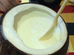 -志龙皇冠吃货椰子铺