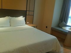 -全季酒店(上海青浦吾悦广场淀山湖大道店)